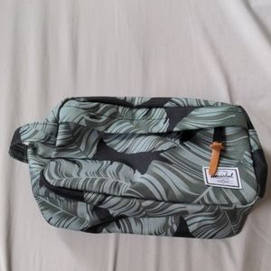 Herschel Chapter Travel Kit, rare print